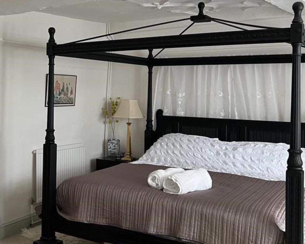 The Totnes Guest House. Upstairs At Zappa'S Ngoại thất bức ảnh